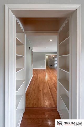 437 S 90th Street, Omaha, NE 68114