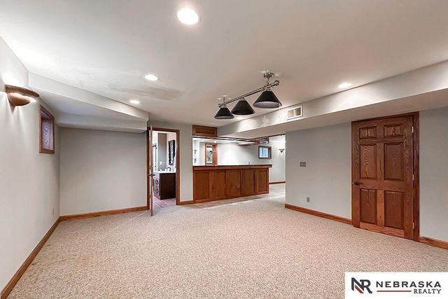 437 S 90th Street, Omaha, NE 68114