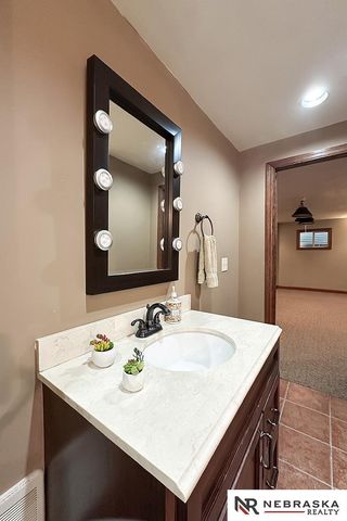 437 S 90th Street, Omaha, NE 68114