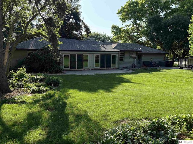 437 S 90th Street, Omaha, NE 68114