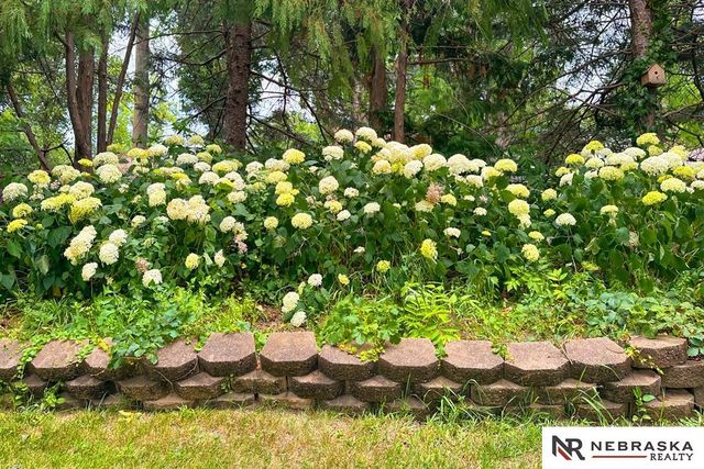 437 S 90th Street, Omaha, NE 68114