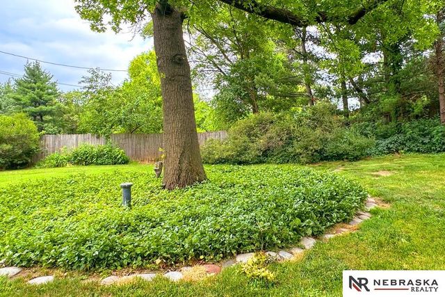 437 S 90th Street, Omaha, NE 68114