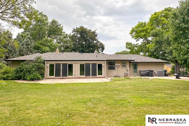 437 S 90th Street, Omaha, NE 68114