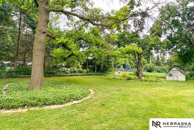 437 S 90th Street, Omaha, NE 68114