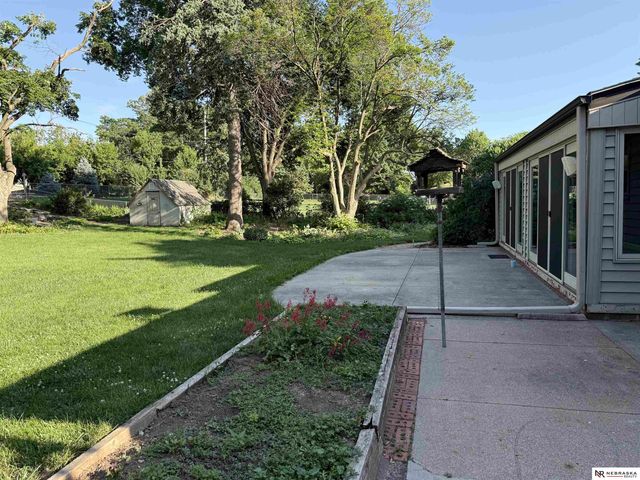 437 S 90th Street, Omaha, NE 68114