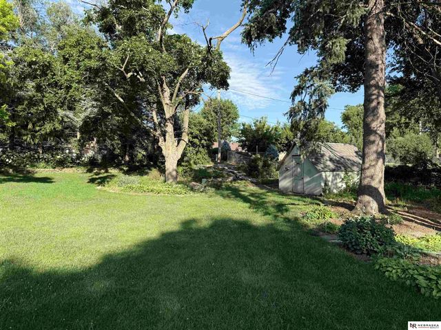 437 S 90th Street, Omaha, NE 68114