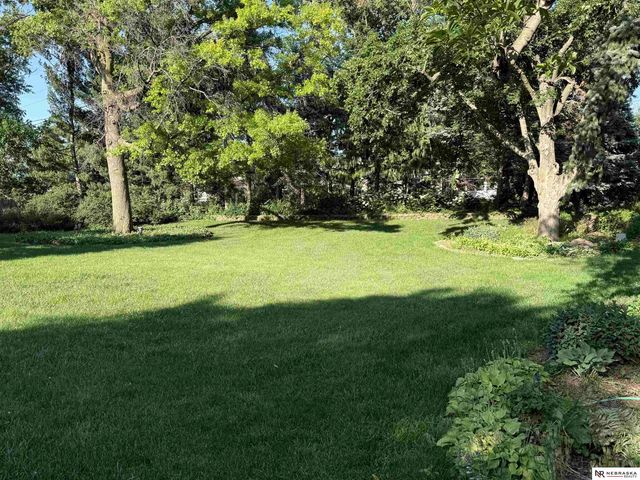 437 S 90th Street, Omaha, NE 68114