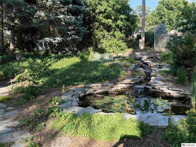 437 S 90th Street, Omaha, NE 68114