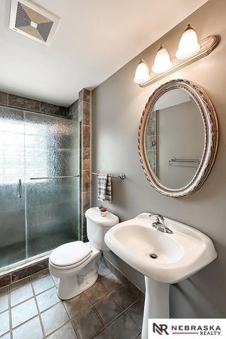 437 S 90th Street, Omaha, NE 68114