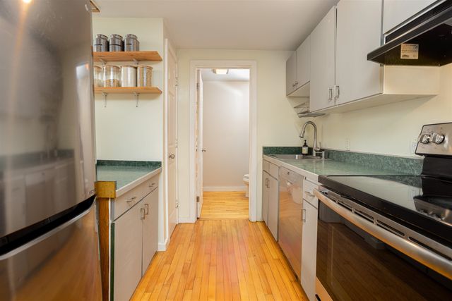 67 Union St Apt 1D, Winooski, VT 05404