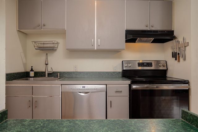 67 Union St Apt 1D, Winooski, VT 05404