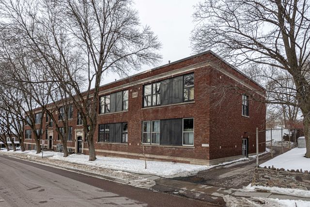 67 Union St Apt 1D, Winooski, VT 05404