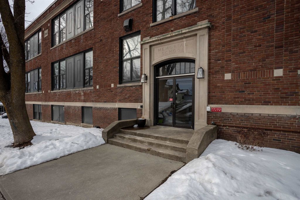 67 Union St Apt 1D, Winooski, VT 05404