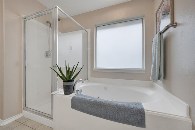 4102 Caneshaw Drive, Pearland, TX 77584