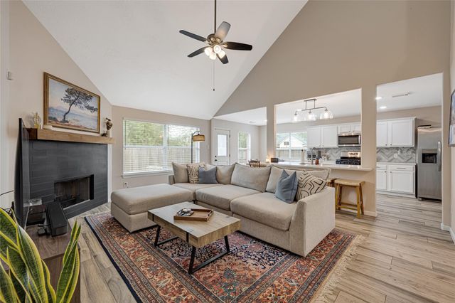 4102 Caneshaw Drive, Pearland, TX 77584