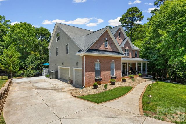 121 Isle Run Drive, Mooresville, NC 28117