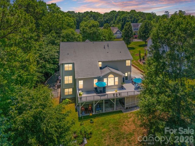 121 Isle Run Drive, Mooresville, NC 28117