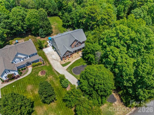 121 Isle Run Drive, Mooresville, NC 28117