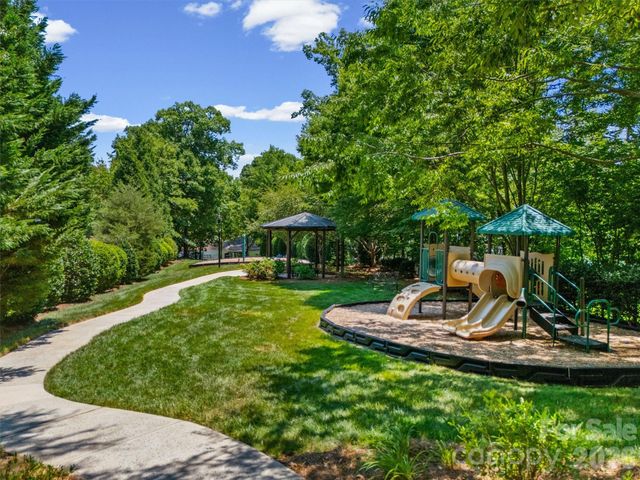 121 Isle Run Drive, Mooresville, NC 28117