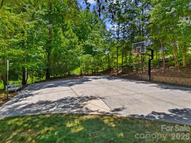121 Isle Run Drive, Mooresville, NC 28117