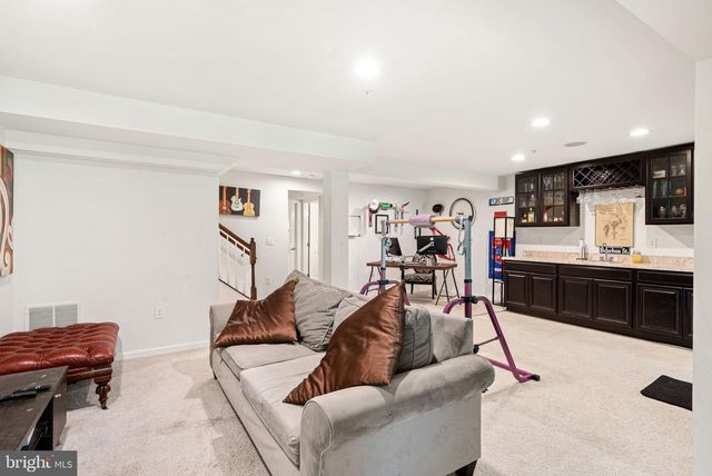 49 HAWKSWELL CIR, Oreland, PA 19075