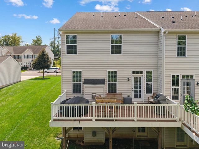 49 HAWKSWELL CIR, Oreland, PA 19075