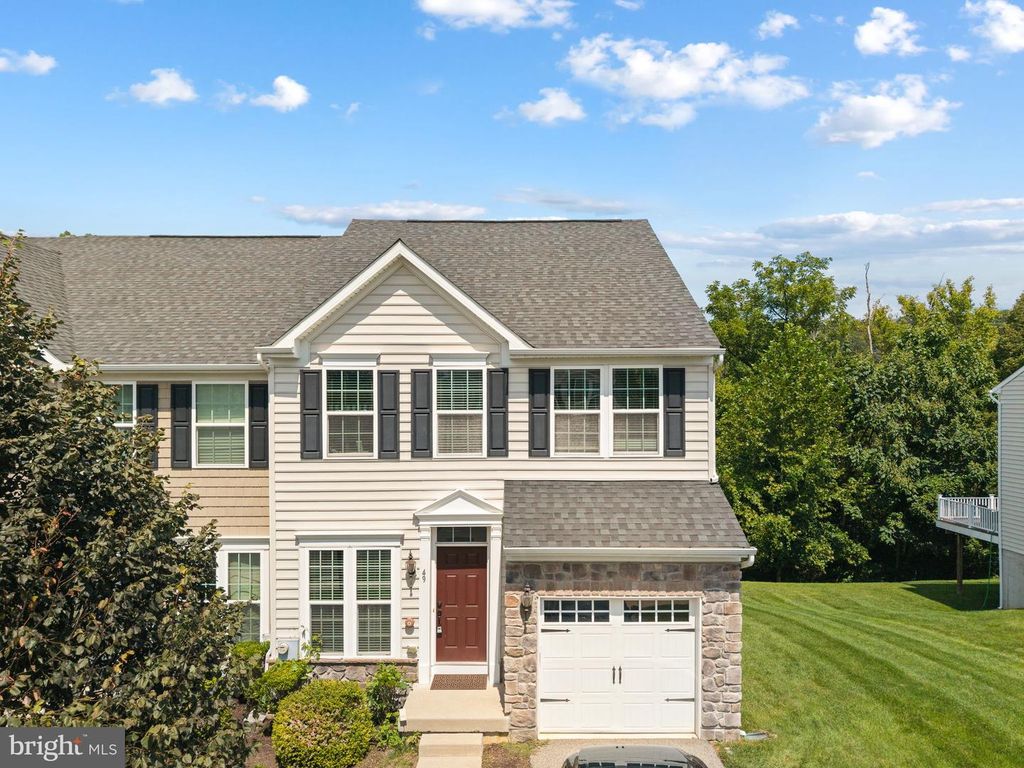 49 HAWKSWELL CIR, Oreland, PA 19075