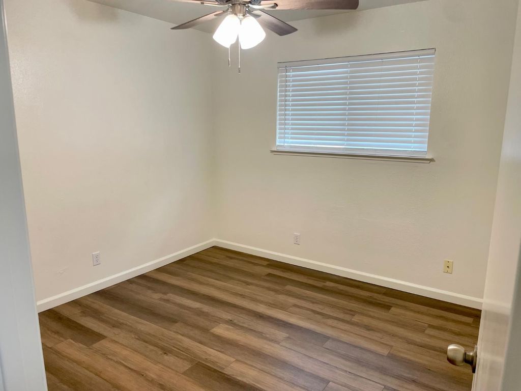 Image 14 of property listing at 363 E Florinda Street, Hanford, CA 93230