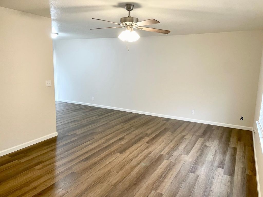 Image 4 of property listing at 363 E Florinda Street, Hanford, CA 93230