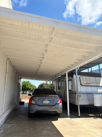 1231 C Street, Reedley, CA 93654