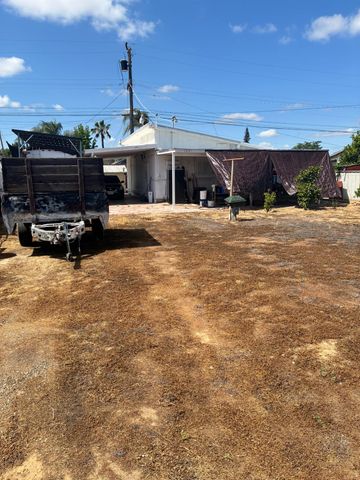 1231 C Street, Reedley, CA 93654