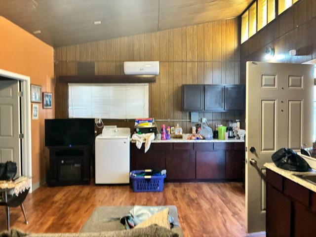 1231 C Street, Reedley, CA 93654