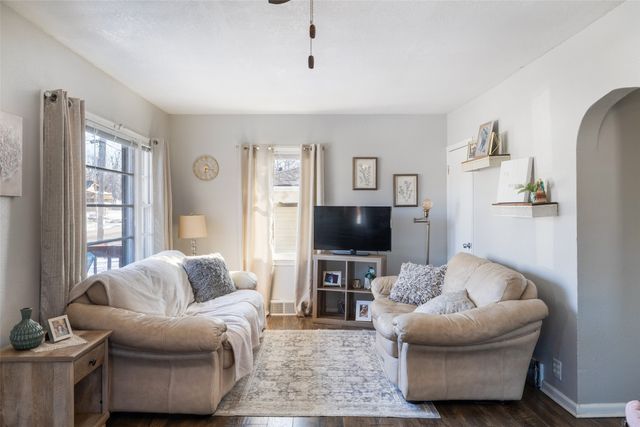 3101 E Clinton Avenue, Des Moines, IA 50317