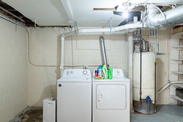 3101 E Clinton Avenue, Des Moines, IA 50317