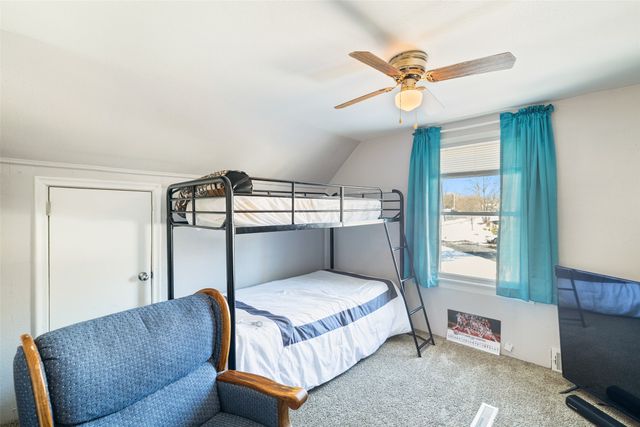 3101 E Clinton Avenue, Des Moines, IA 50317