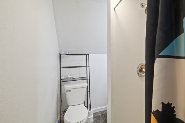 3101 E Clinton Avenue, Des Moines, IA 50317