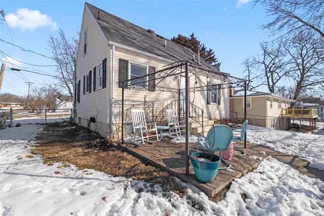 3101 E Clinton Avenue, Des Moines, IA 50317