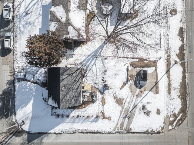 3101 E Clinton Avenue, Des Moines, IA 50317