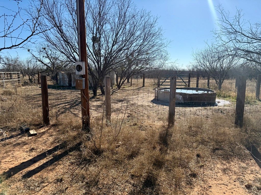 Image 5 of property listing at 00 W Hwy 158, Bronte, TX 76933