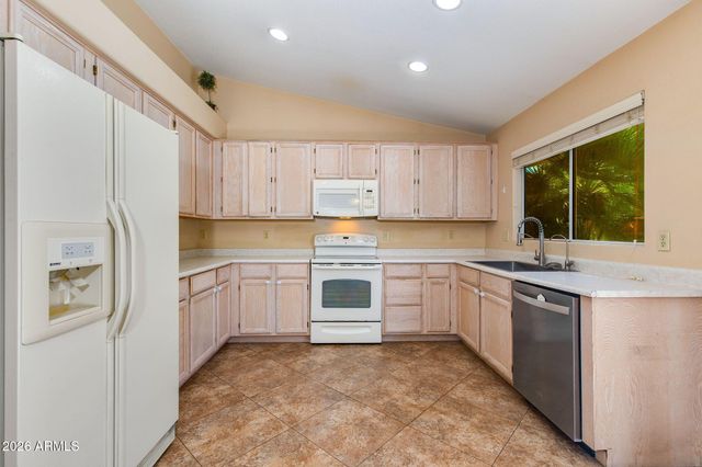 6715 W CHERRY HILLS Drive, Peoria, AZ 85345