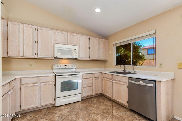 6715 W CHERRY HILLS Drive, Peoria, AZ 85345