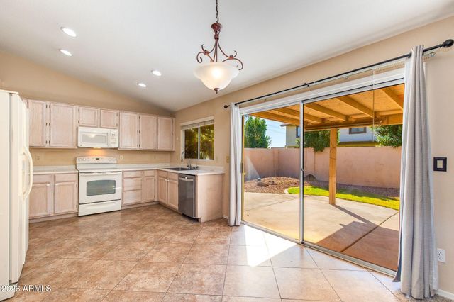 6715 W CHERRY HILLS Drive, Peoria, AZ 85345