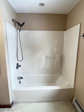 405 Main Street, Derby, VT 05829