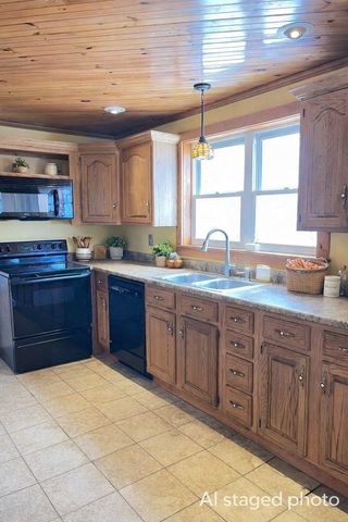 405 Main Street, Derby, VT 05829