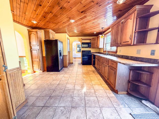 405 Main Street, Derby, VT 05829