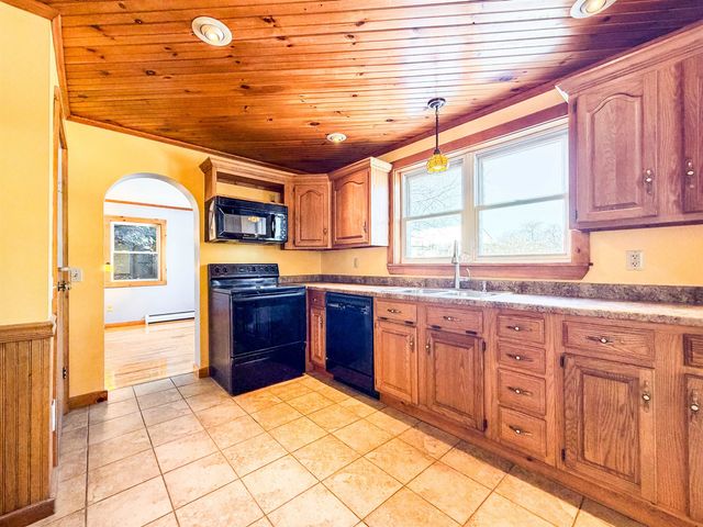 405 Main Street, Derby, VT 05829