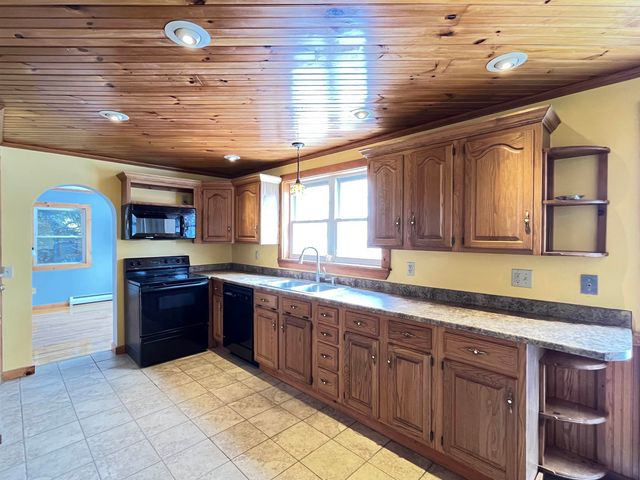 405 Main Street, Derby, VT 05829