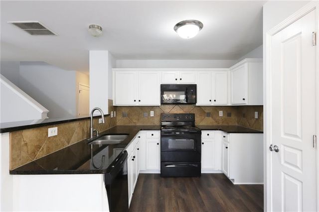 442 Colonial Walk, Woodstock, GA 30189