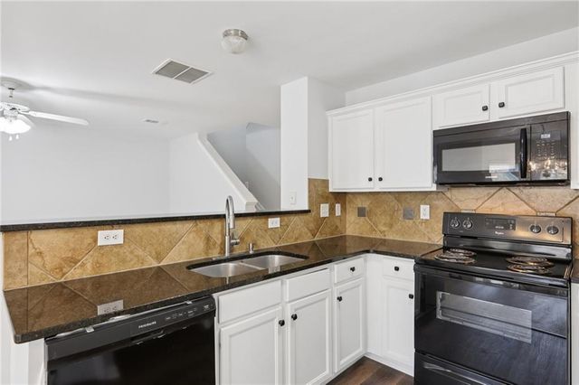 442 Colonial Walk, Woodstock, GA 30189