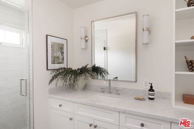 632 S Arden Boulevard, Los Angeles, CA 90005